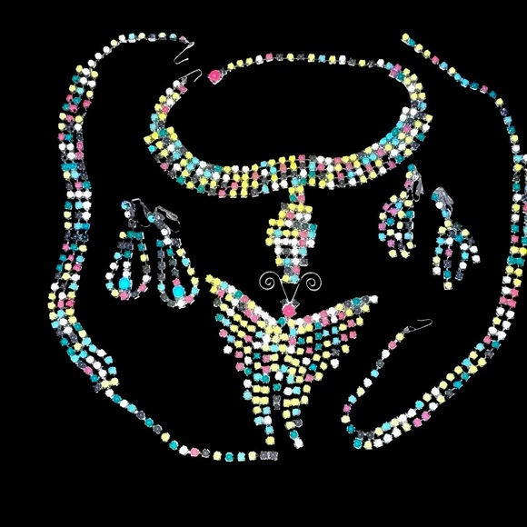 Rainbow Milk Glass Rhinestone Butterfly Necklace Parure Set - Picture 8 of 9